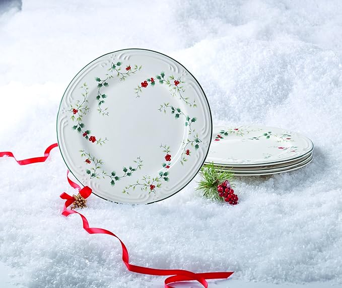 Pfaltzgraff Winterberry 10-1/2-Inch Dinner Plates, Set of 4, White
