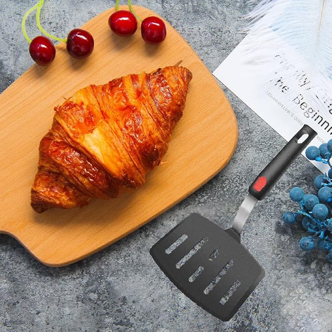Silicone Spatula Turner Set of 4, Wiztoynia 600°F Heat Resistant Cooking Spatulas for Nonstick Cookware, BPA Free Rubber Spatula Large Kitchen Utensils Set for Egg, Pancake, Burger, Fish