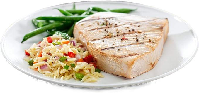 Nordic Ware BPA-free Plastic Microwave Covers (2 Pack) and Microwave Serveware Plates (4 Pack)