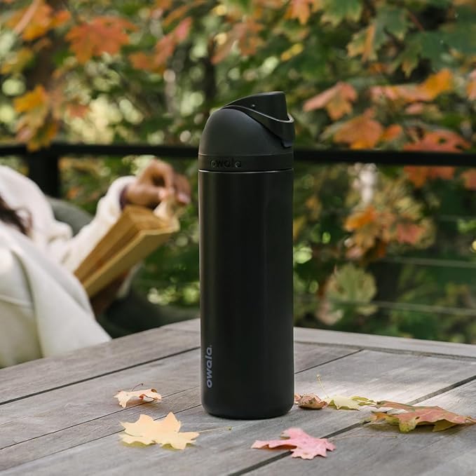 Owala FreeSip Insulated Stainless Steel Water Bottle with Straw, BPA-Free Sports Water Bottle, Great for Travel, 32 Oz, Very, Very Dark