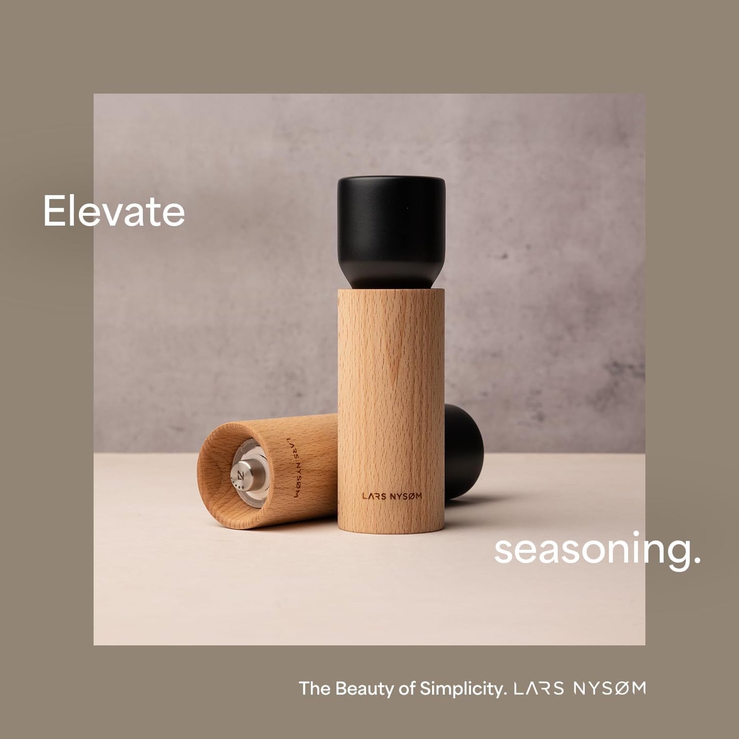 LARS NYSØM Wooden Salt and Pepper Grinder Set Manual - Salt and Pepper Mills with Adjustable Ceramic Grinder - Elegant Beechwood Pepper and Salt Mill Set for Dining Table (Green/Beige)
