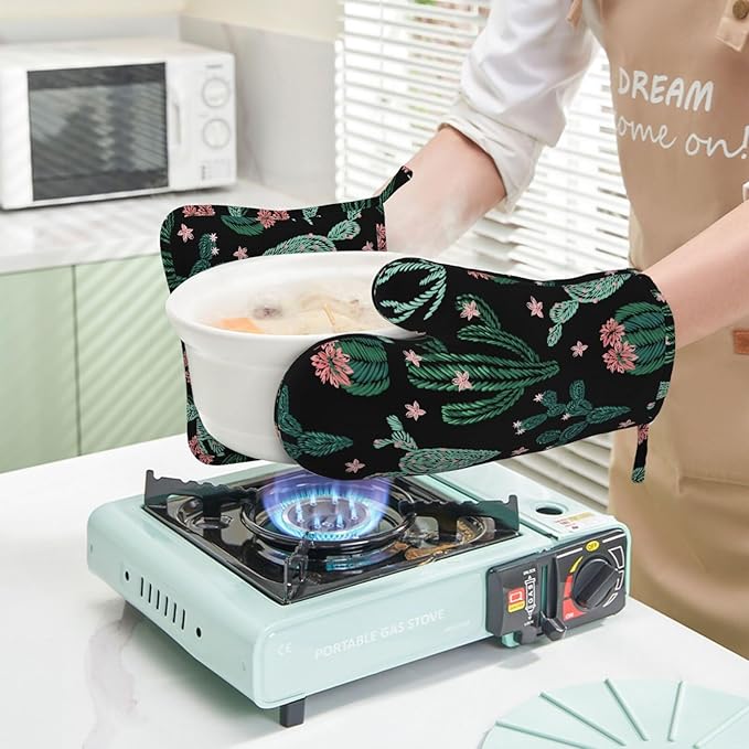 Trendy Cactus Oven Mitts and Pot Holders Sets of 4, Heat Resistant Silicone Oven Mittens and Potholders Gloves Hot Pads for Kitchen Cooking Baking Grilling BBQ Chef