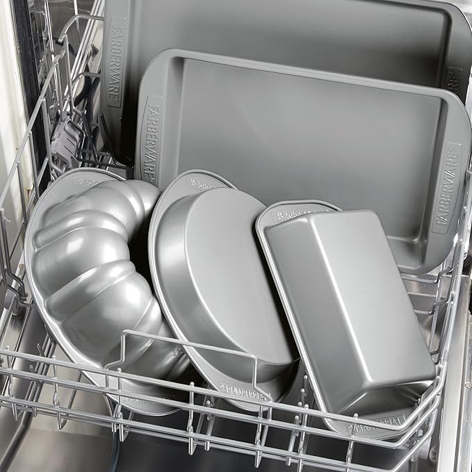 Farberware Nonstick Bakeware 9-Inch x 5-Inch Loaf Pan, Gray