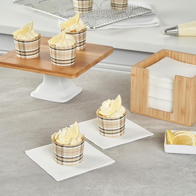 Restaurantware Baking Cups 200 Pack of 3.38 oz Paper Cupcake Liners Greaseproof Scalloped Oven-Safe Elegant Dessert Muffin Cups Disposable for Parties