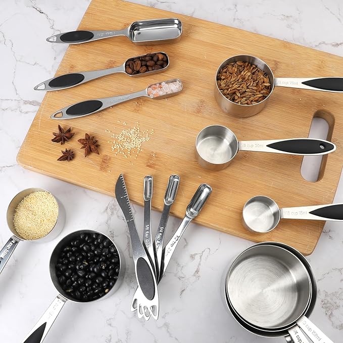 Measuring Cups and Spoons Set of 16 Stainless Steel Measuring Cups and Magnetic Measuring Spoons with 1 Leveler for Dry and Liquid Ingredients (16, Black)