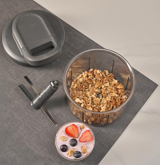 Zyliss Easy Pull Food Chopper and Manual Food Processor - Hand-Held Slicer & Dicer for Fruits & Vegetables - Easy Pull Manual Food Chopper - Cooking Gadgets & Kitchen Essentials - Easy Pull 3.0